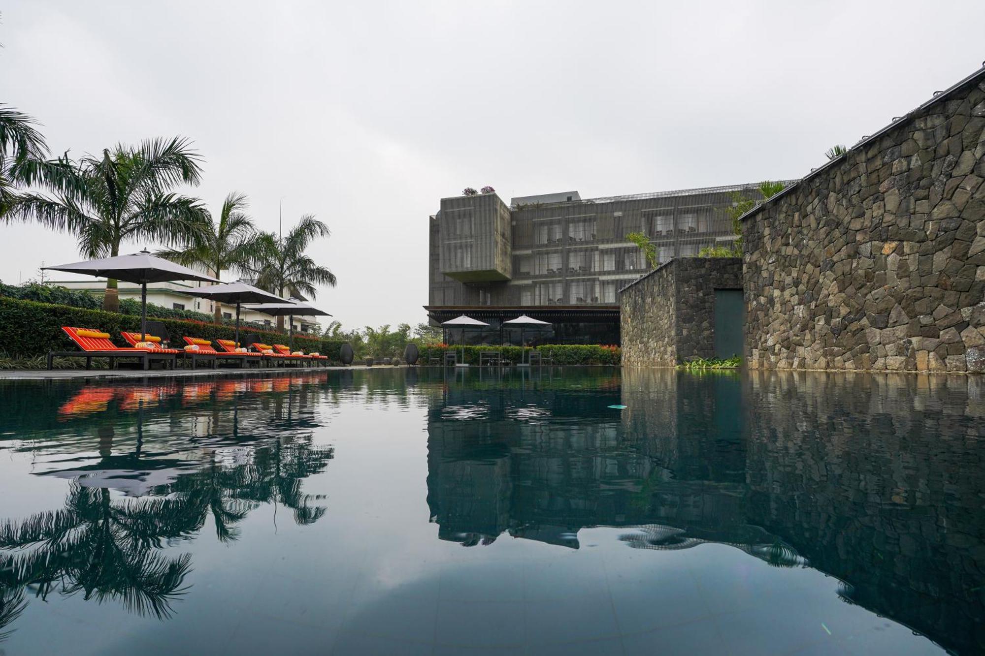 Radisson Resort And Spa ロナバラ エクステリア 写真 The Park, Hyderabad
