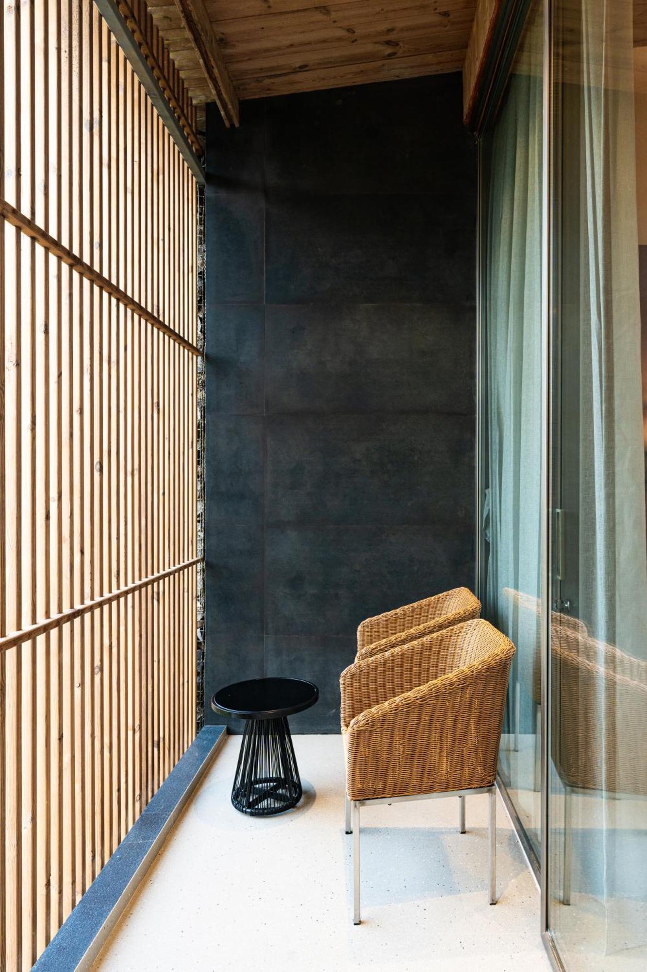 Radisson Resort And Spa ロナバラ エクステリア 写真 Interior of the house