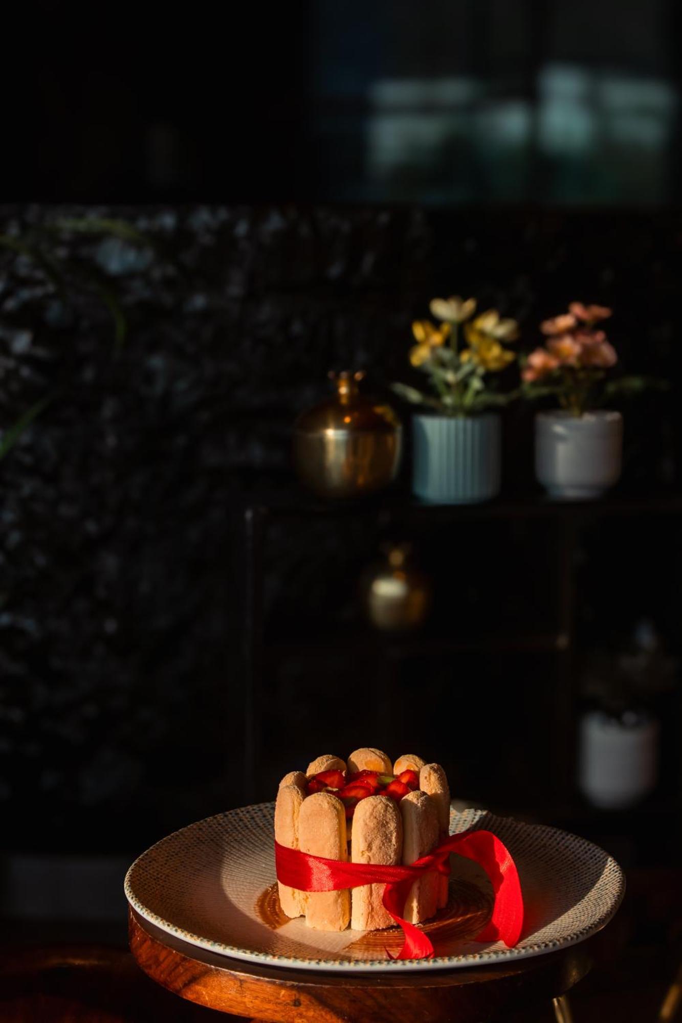 Radisson Resort And Spa ロナバラ エクステリア 写真 A candlelight dinner